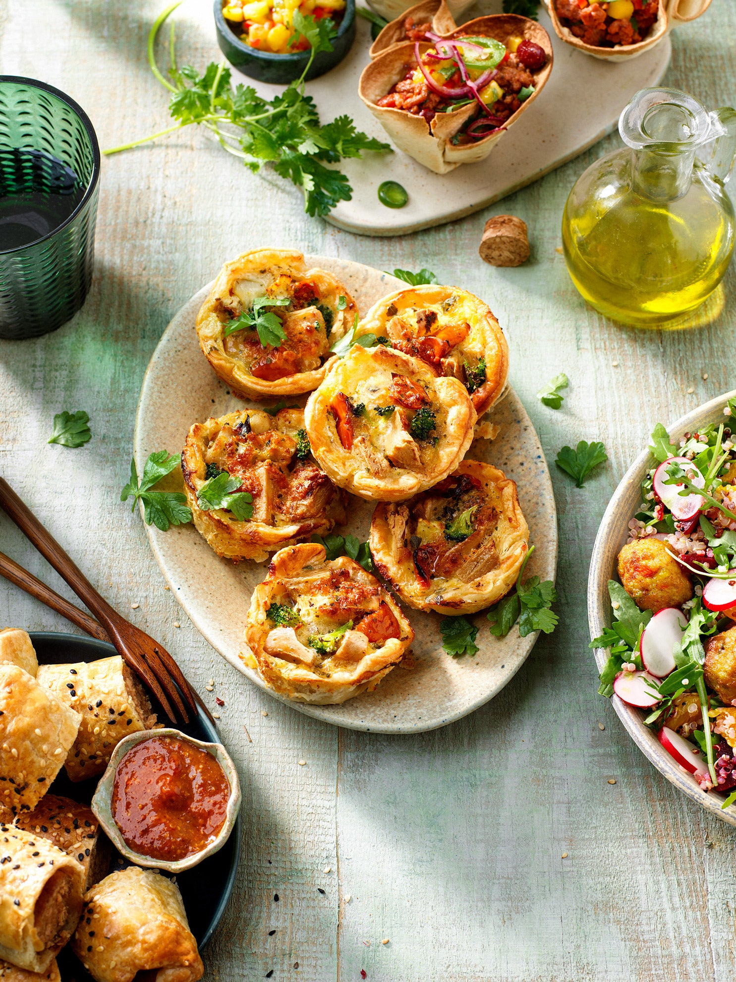 Mini quiche with pieces of vegan fillets Mini quiche with pieces of vegan fillets