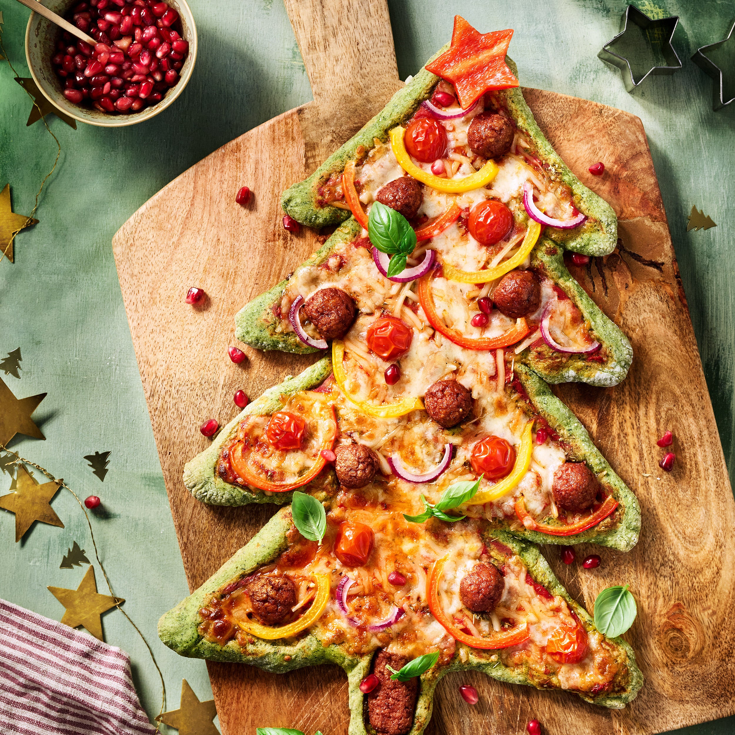 Weihnachtsbaum-Pizza mit dem Garden Gourmet Sensational Hack Weihnachtsbaum-Pizza mit dem Garden Gourmet Sensational Hack