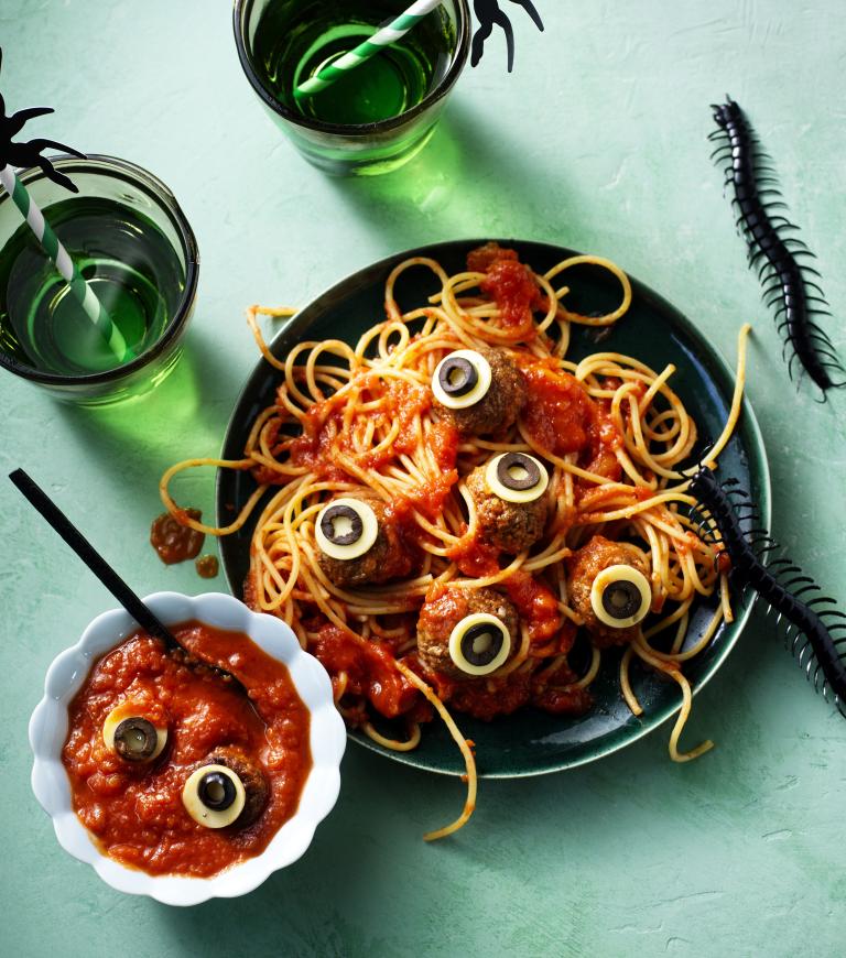 Straszne, wegetariańskie spaghetti z Klopsikami Warzywnymi Straszne, wegetariańskie spaghetti z Klopsikami Warzywnymi