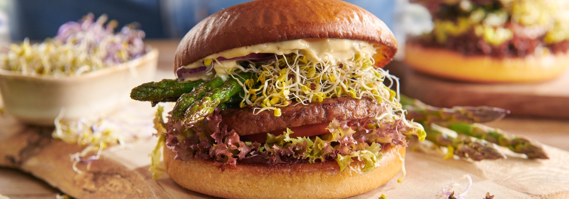 Burger ze szparagami Burger ze szparagami