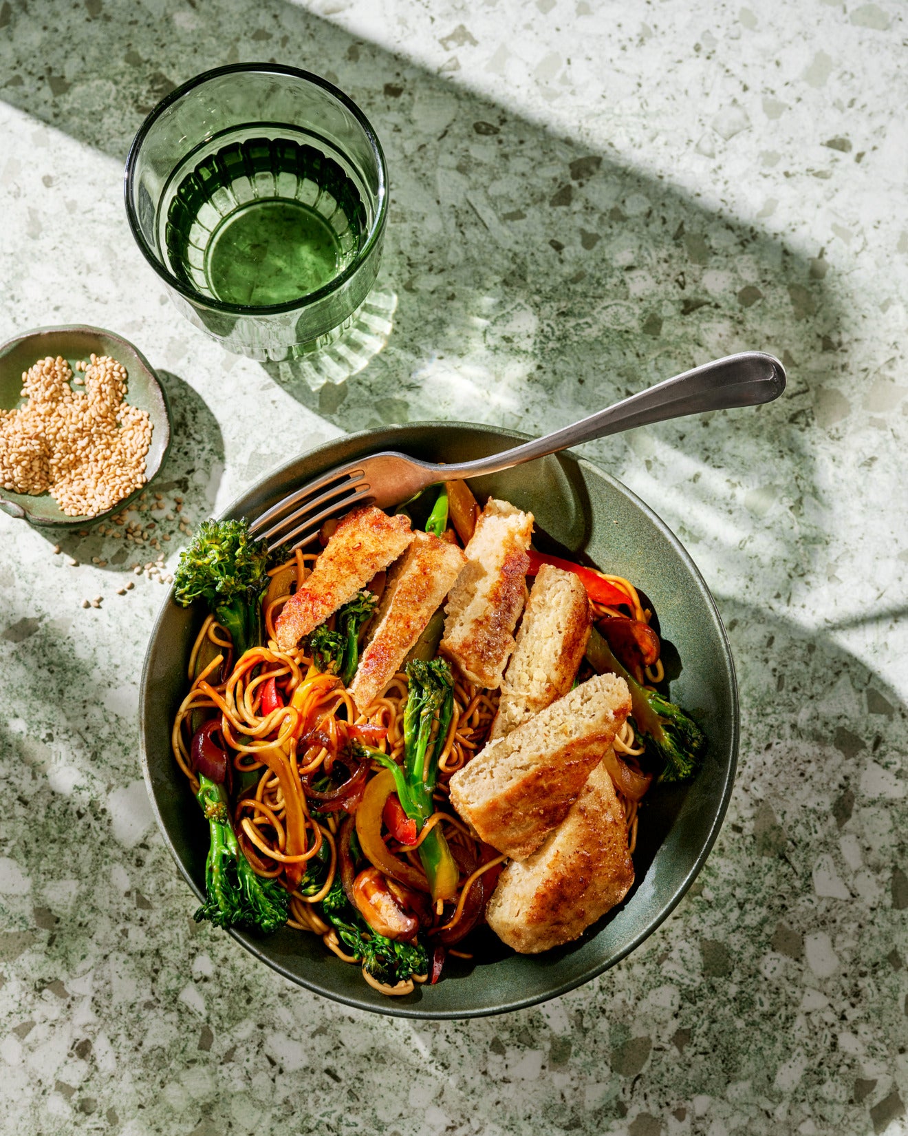 Szybki Wegetariański Stir-fry z filetem roślinnym