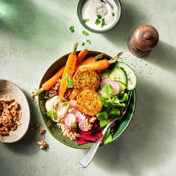 BOWL Z MINI BURGERAMI BROKUŁOWYMI