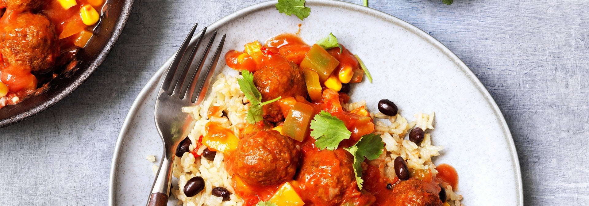 Kotlety ziemniaczane z serem, wyglądem przypominają te z mięsa mielonego, te jednak są całkowicie wegetariańskie. Smakują jednak równie dobrze, a może nawet i lepiej. Przygotowanie nie jest…