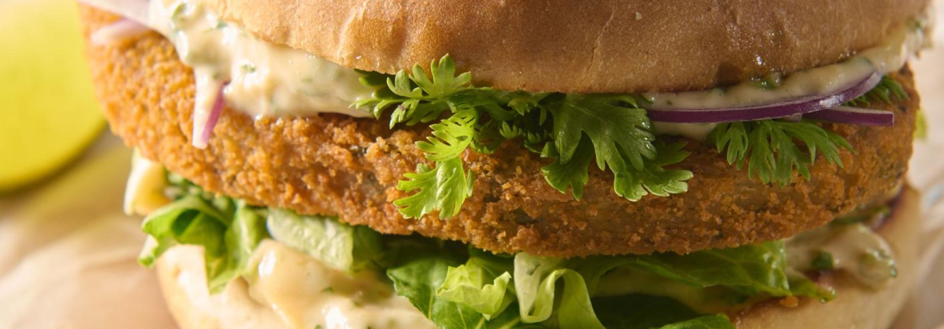 Kalafiorowe tajskie burgery z kolendrą  Garden Gourmet