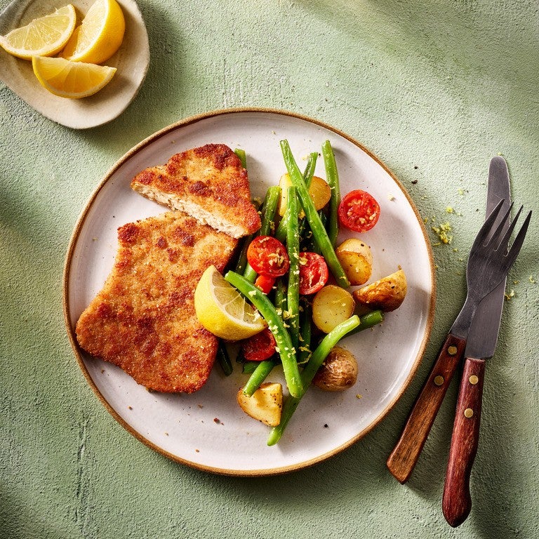 Vegan Schnitzel with Veggies and Baby Potatoes Vegan Schnitzel with Veggies and Baby Potatoes
