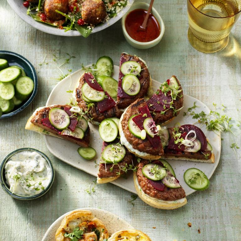 Wegańskie kanapeczki z Sensational Burgerem Wegańskie kanapeczki z Sensational Burgerem