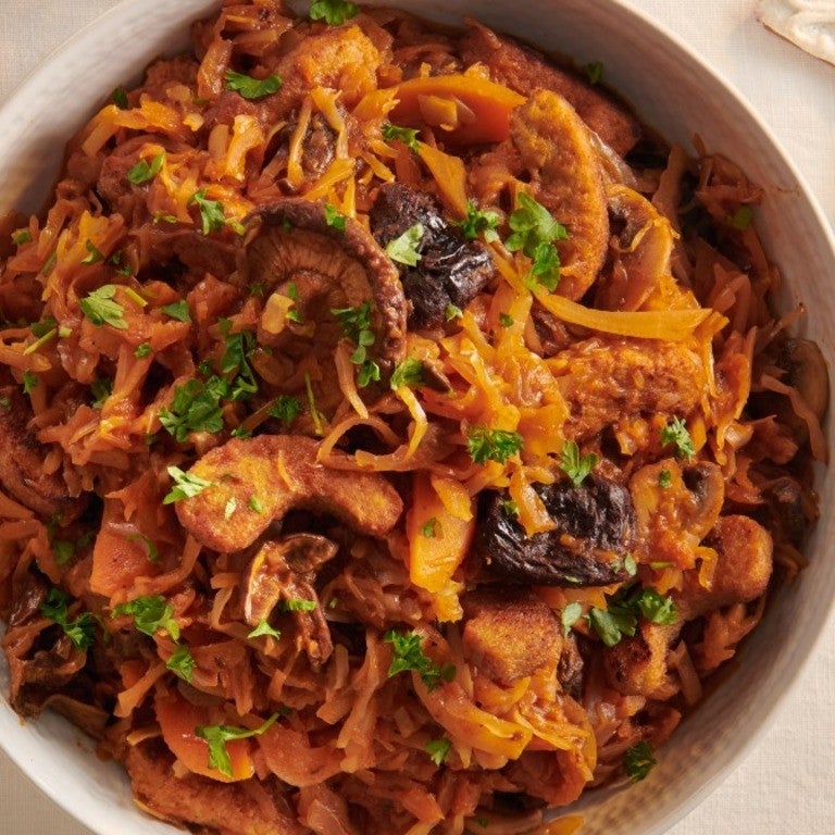 Bigos świąteczny z grzybami i Filecikami Roślinnymi Garden Gourmet Bigos świąteczny z grzybami i Filecikami Roślinnymi Garden Gourmet