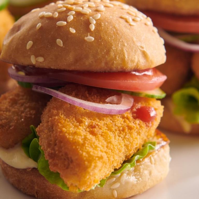 Wege mini burger z nuggetsami Wege mini burger z nuggetsami