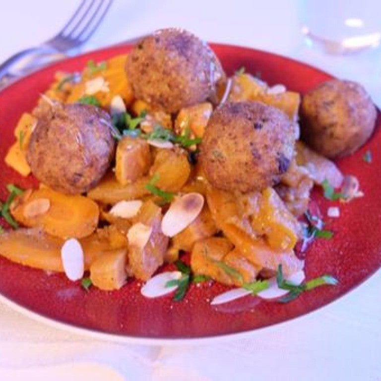 Tażin ze słodkich ziemniaków, moreli i Wegańskiego Falafela