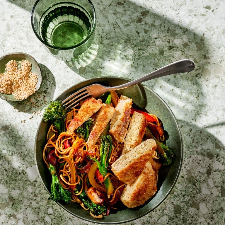 Szybki Wegetariański Stir-fry z filetem roślinnym