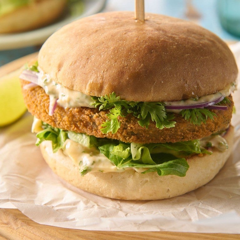 Kalafiorowe tajskie burgery z kolendrą  Garden Gourmet Kalafiorowe tajskie burgery z kolendrą  Garden Gourmet