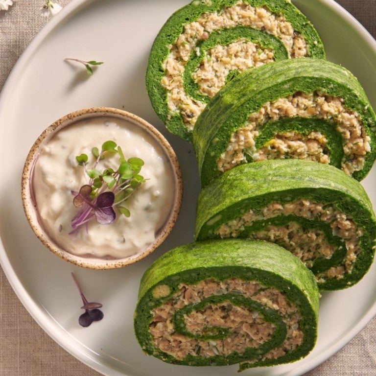 Wielkanocna rolada ze szpinakiem i Wegańskim Kotletem Mielonym Wielkanocna rolada ze szpinakiem i Wegańskim Kotletem Mielonym